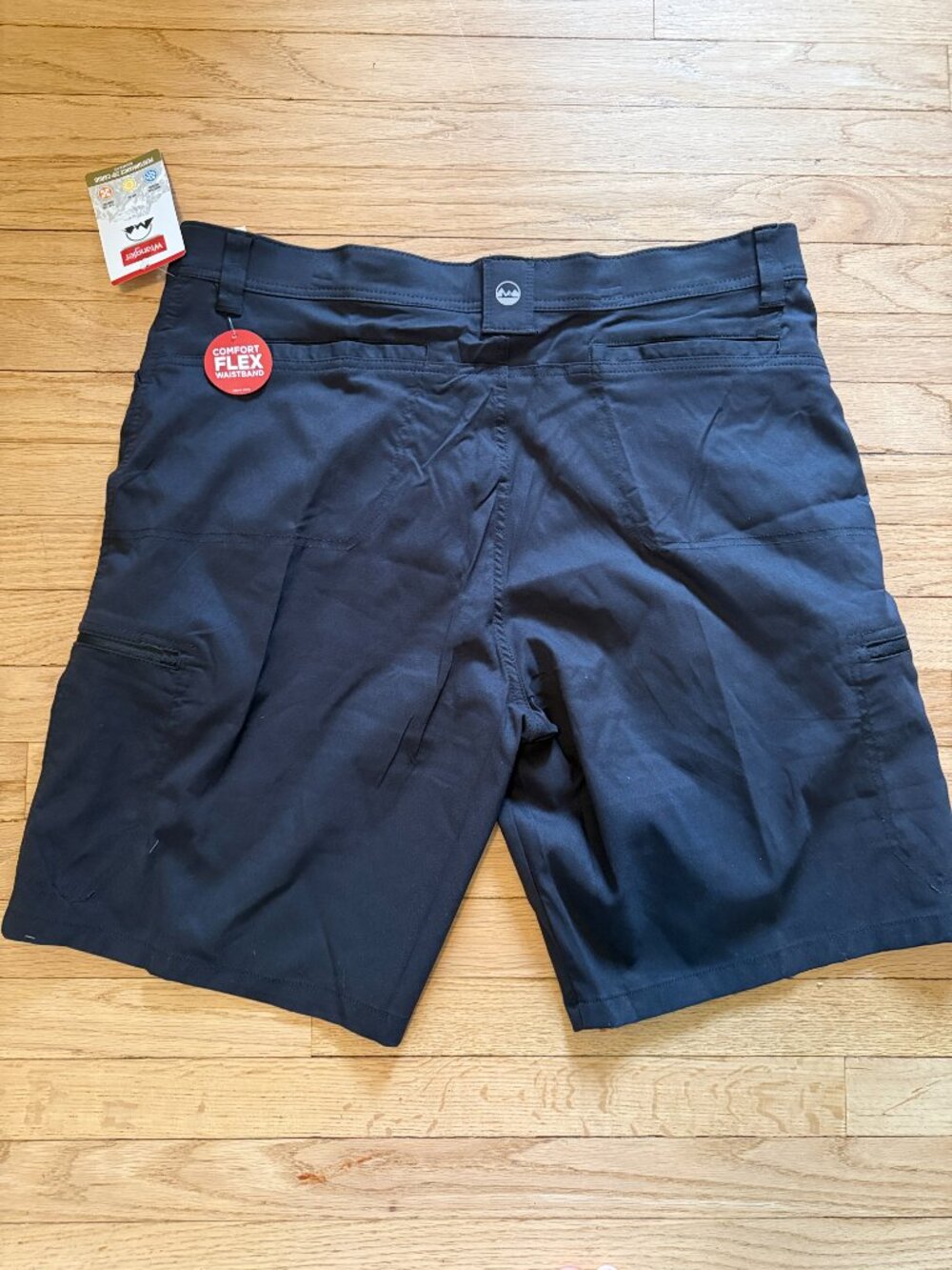 Wrangler Outdoor Performance Zip Cargo Shorts NWT Black - Picture 3 of 3